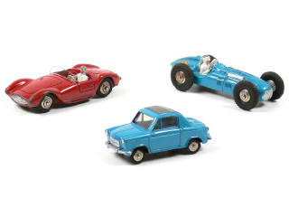 Lot 489 - DINKY TOYS FRANCE (3)