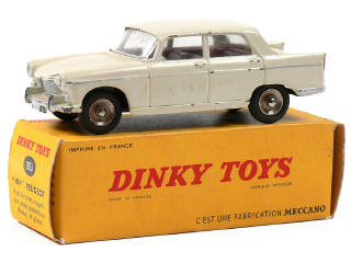Lot 374 - DINKY TOYS FRANCE (1)