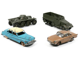 Lot 510 - DINKY TOYS FRANCE (4)