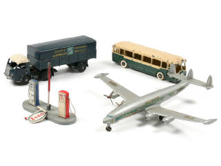 Lot 511 - DINKY TOYS FRANCE (4)