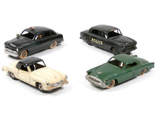 Lot 521 - DINKY TOYS FRANCE (4)
