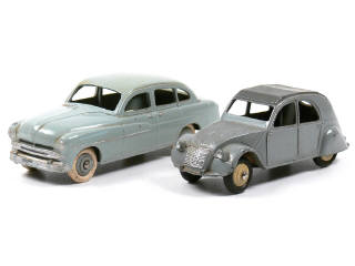 Lot 454 - DINKY TOYS (FRANCE) (2)