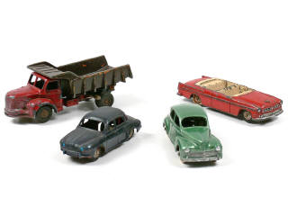 Lot 523 - DINKY TOYS FRANCE (4)