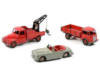 Lot 492 - DINKY TOYS FRANCE (3)