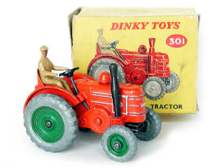 Lot 179 - DINKY TOYS GB (1)