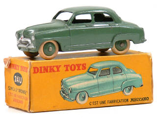 Lot 471 - DINKY TOYS FRANCE (1)