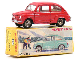 Lot 556 - DINKY TOYS FRANCE (1)