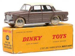 Lot 503 - DINKY TOYS FRANCE (1)