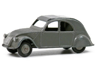 Lot 467 - DINKY TOYS FRANCE (1)
