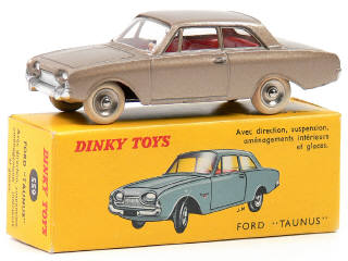 Lot 583 - DINKY TOYS (FRANCE) (1)