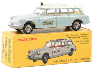 Lot 585 - DINKY TOYS (FRANCE) (1)