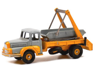 Lot 308 - DINKY TOYS FRANCE (1)