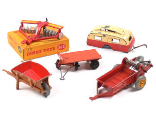 Lot 438 - DINKY TOYS GB (5)