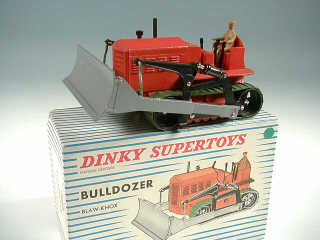 Lot 847 - DINKY TOYS FRANCE (1)