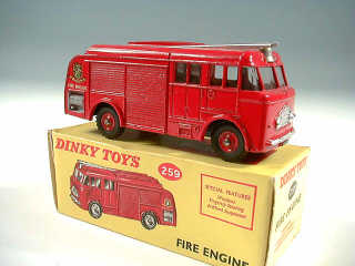 Lot 220 - DINKY TOYS (GB) (1)