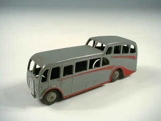 Lot 559 - DINKY TOYS (GB) (1)