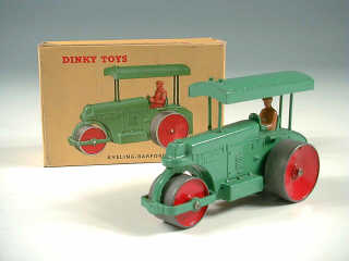 Lot 567 - DINKY TOYS GB (1)