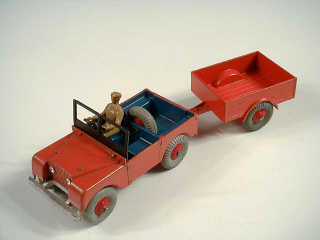 Lot 574 - DINKY TOYS (GB) (2)