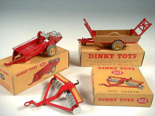 Lot 576 - DINKY TOYS (GB) (3)