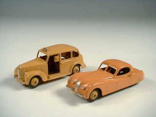 Lot 690 - DINKY TOYS (GB) (2)