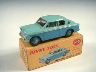 Lot 694 - DINKY TOYS (GB) (1)