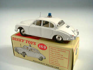 Lot 696 - DINKY TOYS (GB) (1)