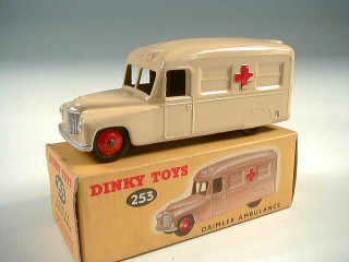 Lot 758 - DINKY TOYS GB (1)