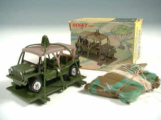 Lot 606 - DINKY TOYS GB (1)