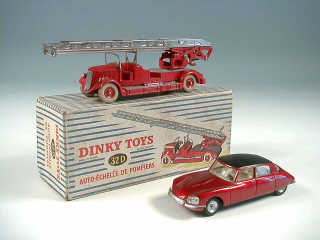 Lot 369 - DINKY TOYS FRANCE (2)