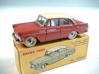 Lot 370 - DINKY TOYS (FRANCE) (1)