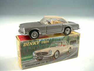 Lot 445 - DINKY TOYS (FRANCE) (1)