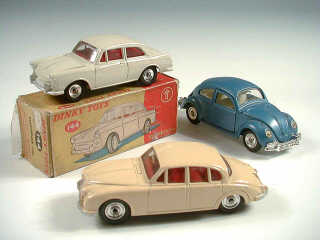 Lot 759 - DINKY TOYS (GB) (3)