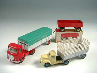 Lot 585 - DINKY TOYS (GB) (3)