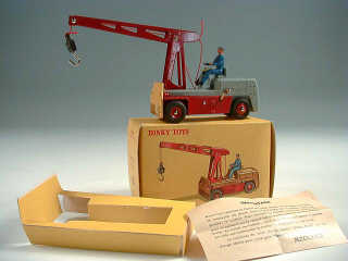 Lot 841 - DINKY TOYS (FRANCE) (1)