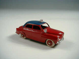 Lot 331 - DINKY TOYS (FRANCE) (1)