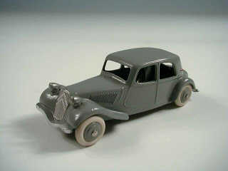 Lot 327 - DINKY TOYS (FRANCE) (1)
