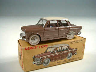 Lot 413 - DINKY TOYS FRANCE (1)