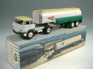 Lot 853 - DINKY TOYS FRANCE (1)