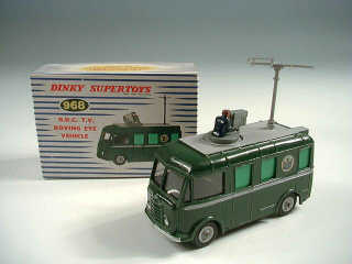 Lot 588 - DINKY TOYS (GB) (1)