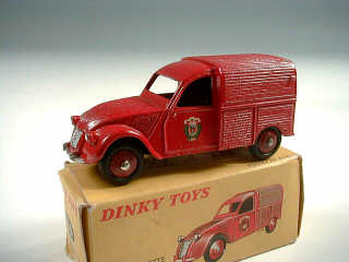 Lot 335 - DINKY TOYS FRANCE (1)