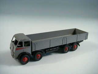 Lot 583 - DINKY TOYS (GB) (1)