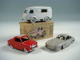 Lot 810 - QUIRALU & C.I.J. (3)