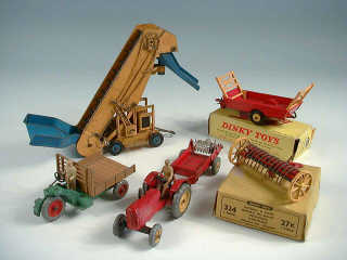 Lot 820 - DINKY TOYS (GB) (6)