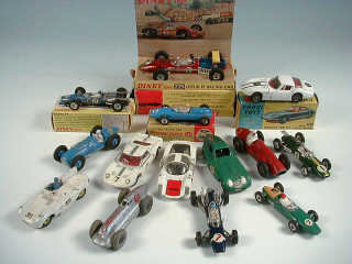 Lot 822 - DINKY TOYS & CORGI TOYS (14)