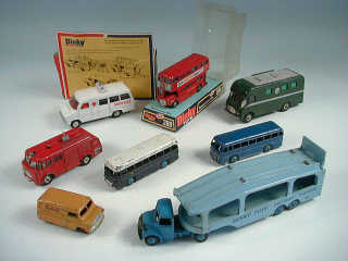 Lot 823 - DINKY TOYS (GB) (8)