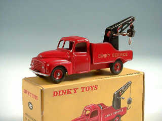 Lot 862 - DINKY TOYS (FRANCE) (1)