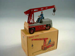 Lot 863 - DINKY TOYS (FRANCE) (1)