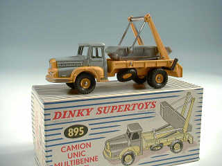 Lot 858 - DINKY TOYS FRANCE (1)