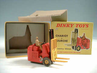 Lot 861 - DINKY TOYS FRANCE (1)