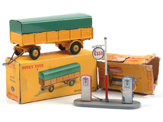 Lot 138 - DINKY TOYS (FRANCE) (2)